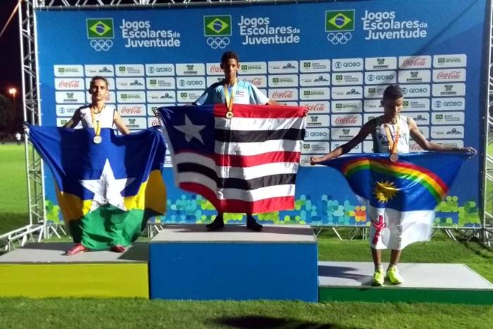 Atleta de Machadinho fatura medalhas de prata e de bronze no atletismo dos Jogos Escolares da Juventude