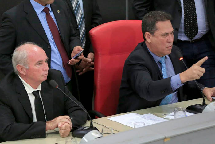 Maurão e Lebrão pedem informações oficiais ao Poder Executivo