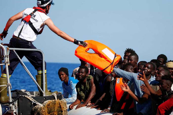 Mais de 150 imigrantes são resgatados na Espanha