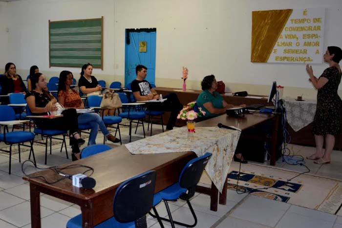 Servidores municipais participam de reunião sobre Selo Unicef