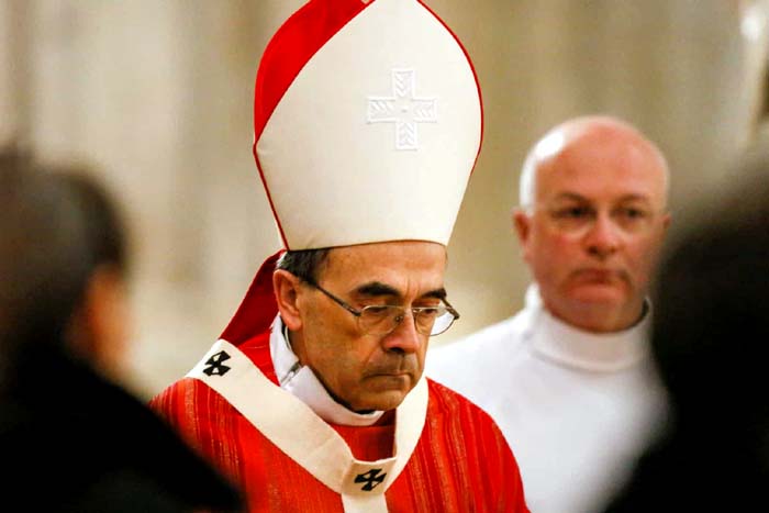 Papa recebe cardeal francês condenado por encobrir abusos 