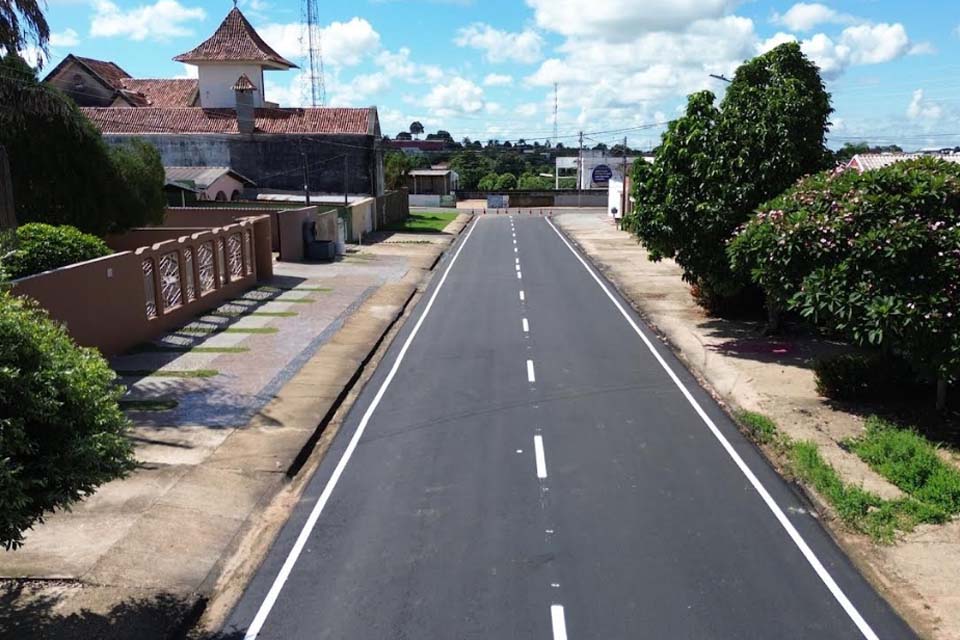 Prefeitura De Ji Paran Realiza Pintura De Faixas Na Rua T Amt