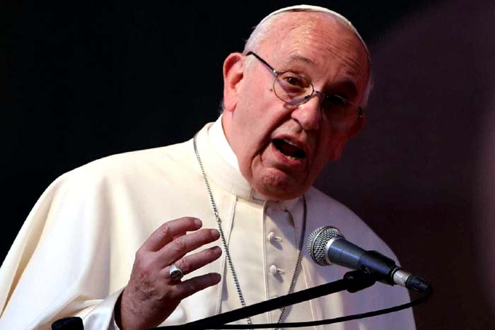 Papa Francisco telefona para mãe da vereadora Marielle Franco