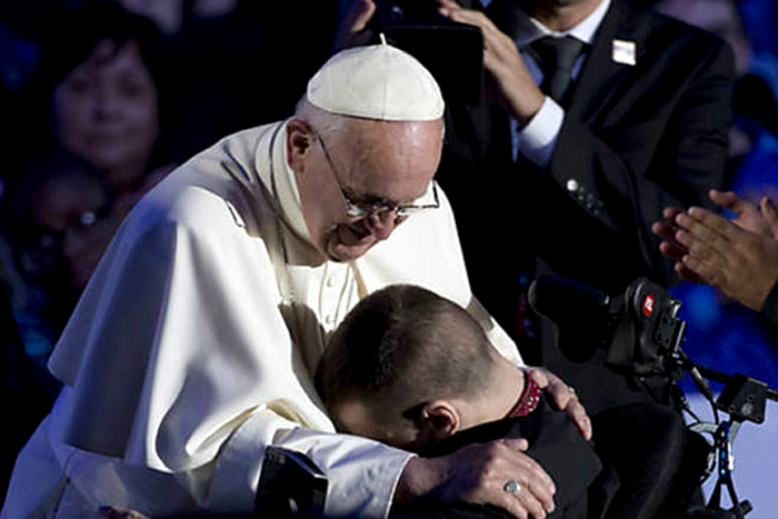 Papa Francisco se reúne com vítimas de abusos sexuais do clero chileno