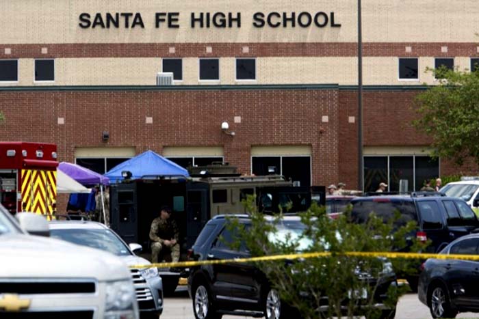 Governador do Texas confirma 10 mortes em ataque a escola