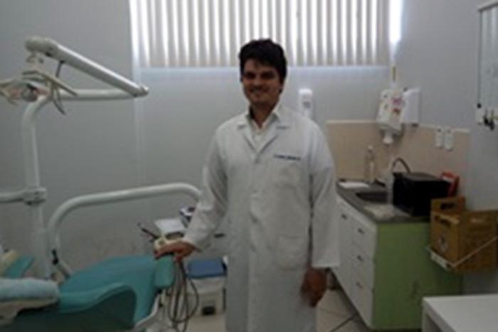 ODONTOLOGIA – Cirurgião-dentista da Astir clinico geral e especialista em ortodontia e implantodontia informa