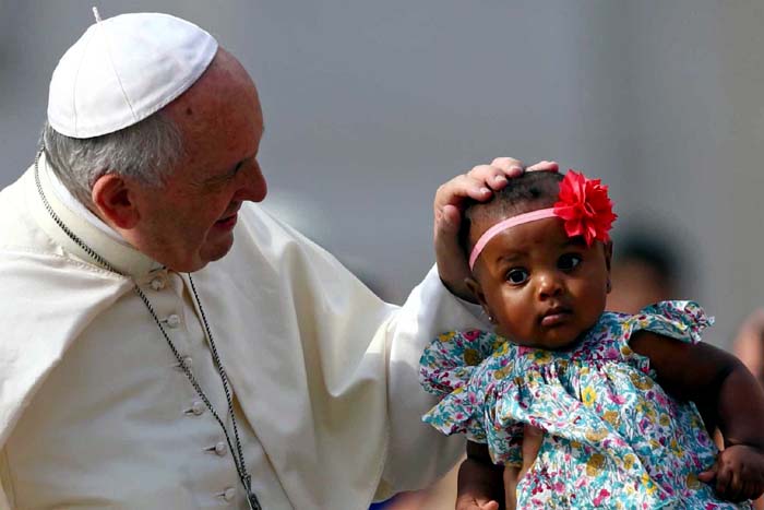 Papa pede que imigrantes parem de ser considerados 'ameaça'