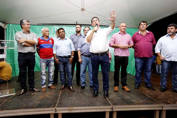 Maurão de Carvalho assinatura de prestigia  ordem de serviço para asfalto na zona Sul 
