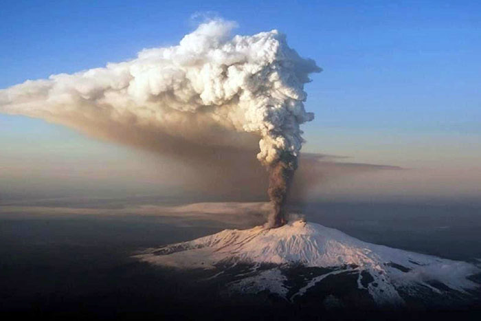 Vulcão nas Ilhas Canárias pode entrar em erupção a qualquer momento