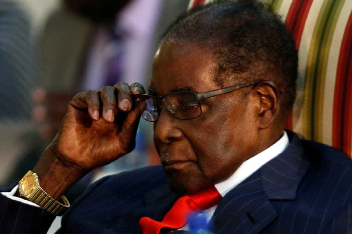 Imprensa diz que Mugabe já elaborou sua carta de renúncia