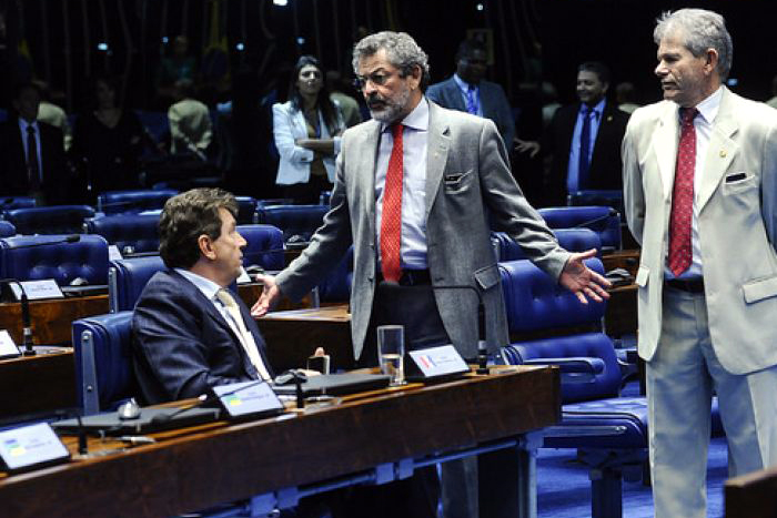 Congresso – Após condenação de Lula, Cassol quase ‘sai na porrada’ com senador do PT; confira vídeo