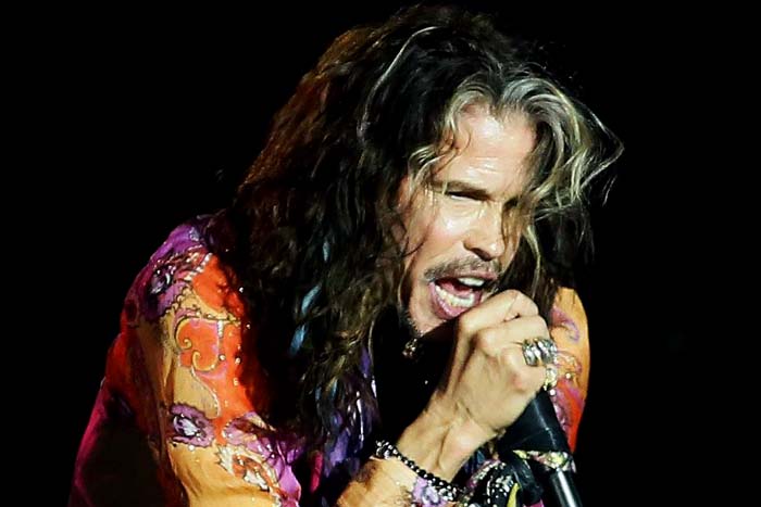 Steven Tyler passa mal e Aerosmith cancela shows no Brasil e AL