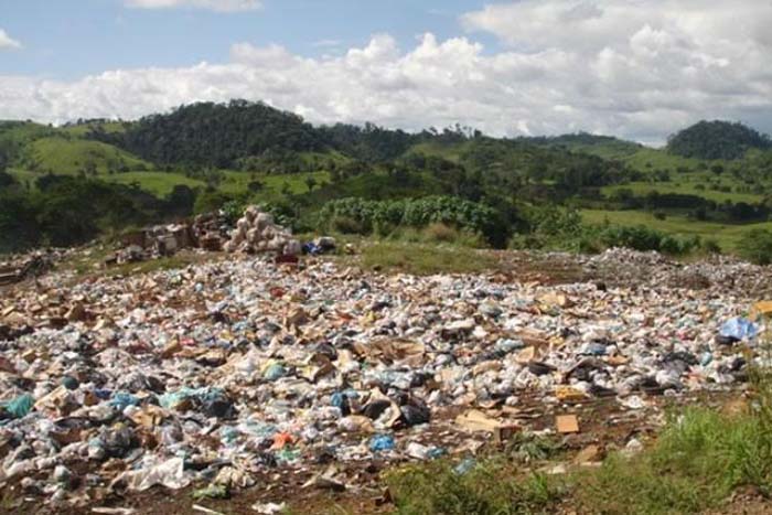 Prefeitura aumenta a taxa de lixo ilegalmente e moradores vão recorrer a Justiça