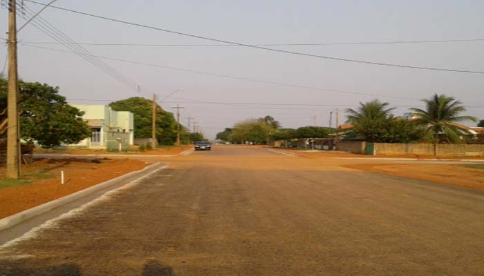  Obra de asfalto do governo estadual continua em Cerejeiras 