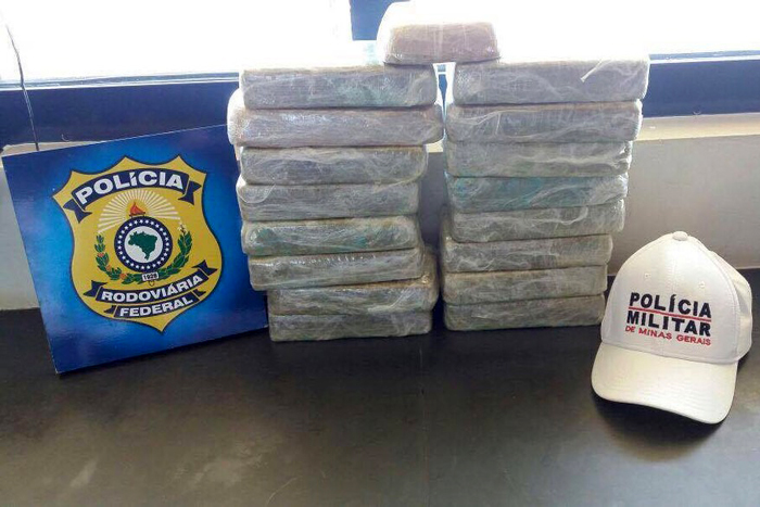  Mãe e filho são presos transportando 16 kg de pasta base de Cocaína de Porto Velho para MG