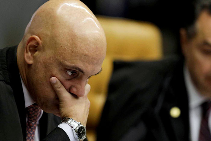 Moraes decide semana que vem rumo de ações sobre impeachment 