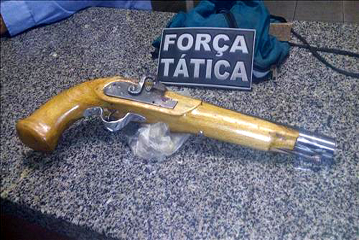 Polícia prende dupla armada com escopeta em Porto Velho