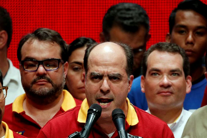 Oposição diz que Maduro foi 'revogado' com resultado de plebiscito