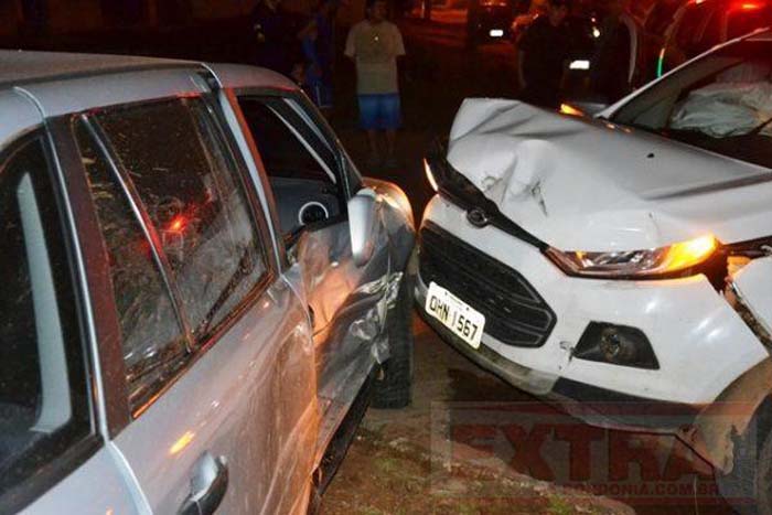 Vilhena- Mulher entra em choque após colisão entre carros