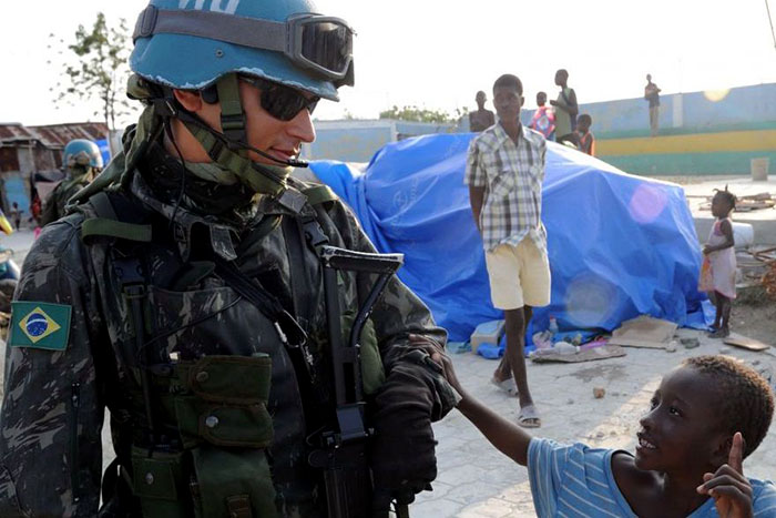 ONU decide encerrar missão de paz comandada pelo Brasil no Haiti
