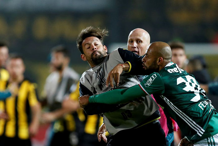 Felipe Melo tem presença na Libertadores ameaçada após confusão