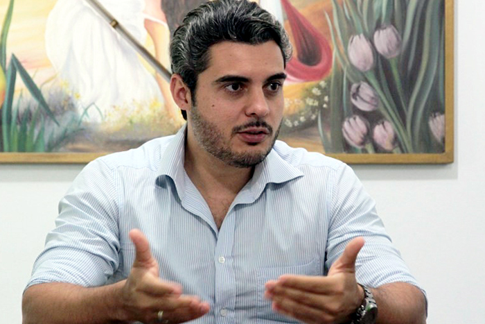  Jornalista diz que população de Rondônia é solidária a prefeito censor de livros do MEC