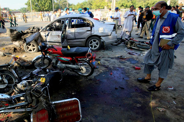 Explosão no Paquistão mata 26 e fere 58 pessoas
