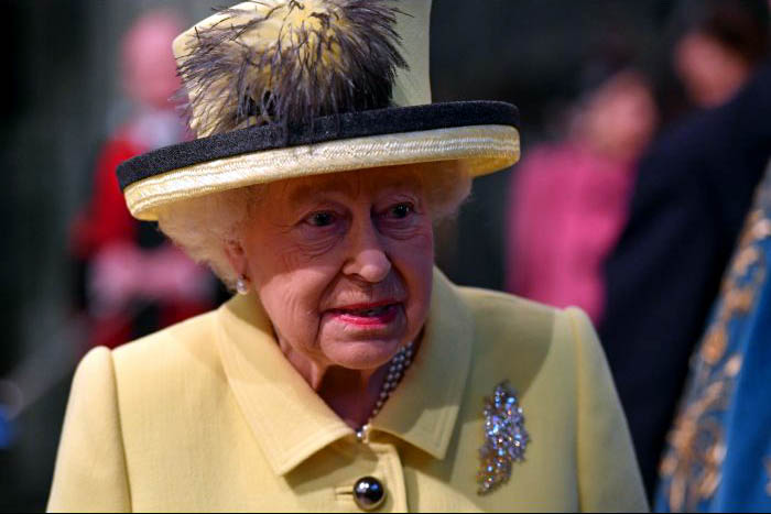 Rainha Elizabeth II participa de cerimônia de ex-colônias britânicas
