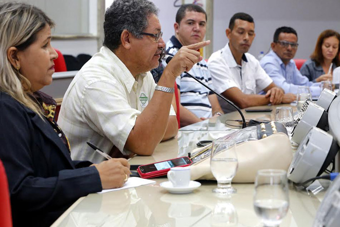Sindeprof quer aplicar calote nos servidores municipais, alerta ex-presidente do Sindicato