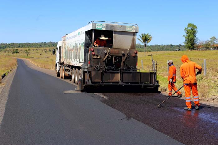 Restauração da rodovia de Chupinguaia chega a 50% de restauração