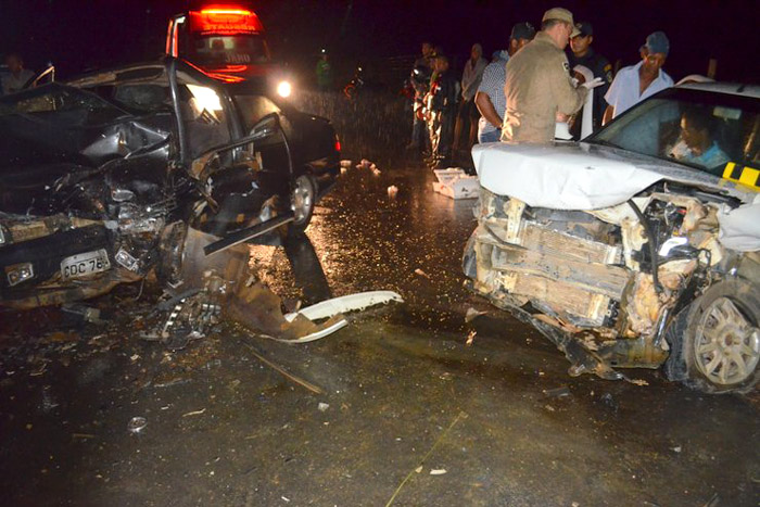 Grave acidente deixa um morto e oito feridos em Jaru