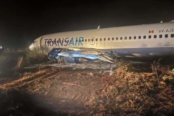 Boeing 737 sai da pista e deixa dez pessoas feridas em aeroporto no Senegal