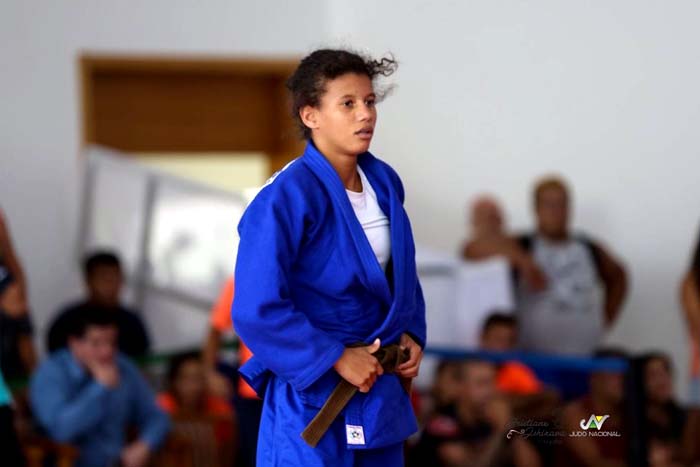 Judoca Amanda Arraes conquista ouro e bronze em campeonato na Argentina