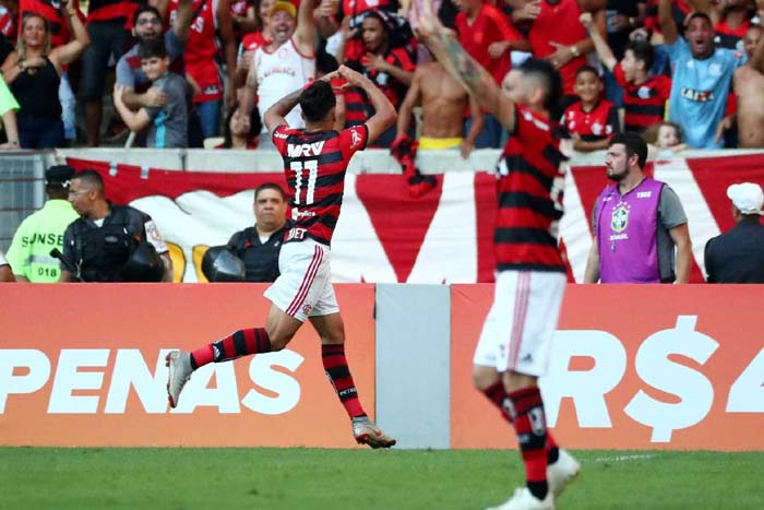 Desfalcado, Flamengo recebe o Santos para manter vivo sonho do título