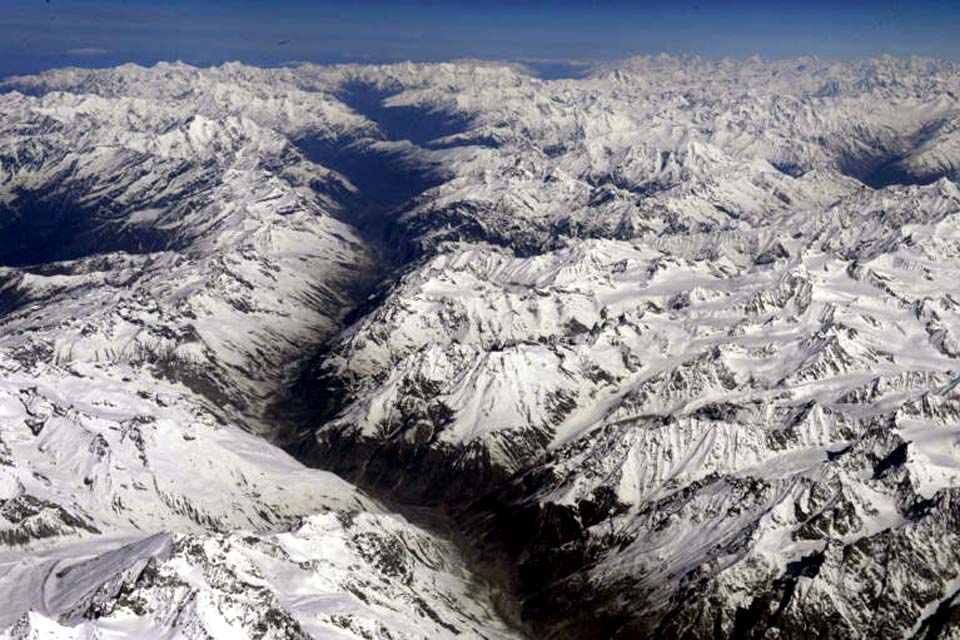 Busca por sobreviventes de avalanche é encerrada no Tibete