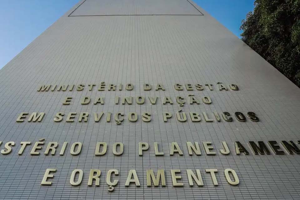 Relatório eleva para R$ 28,8 bi projeção de déficit primário em 2024