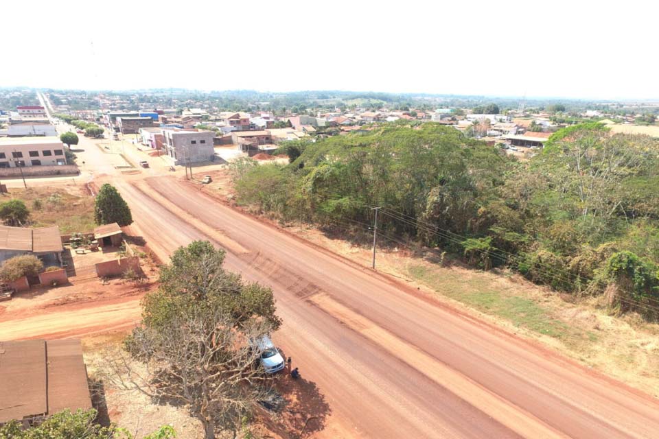 Obra de pavimentação asfáltica avança no município de Alto Alegre dos Parecis