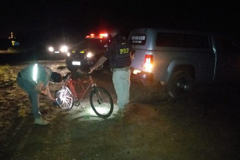 Ciclista não identificado morre após ser atingido por veículo na BR-364 