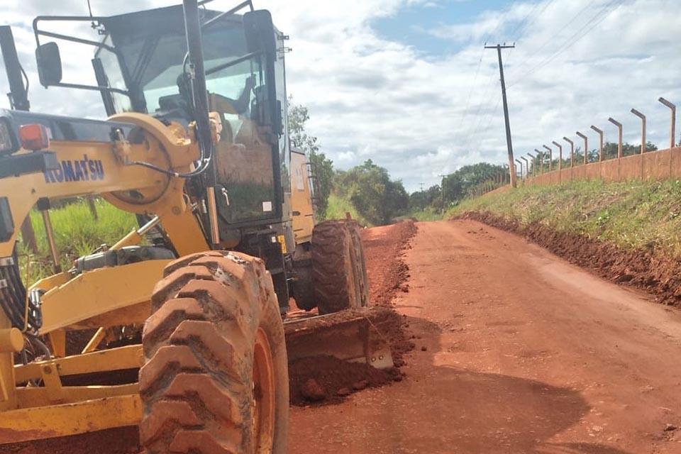 Prefeitura intensifica trabalho de recuperação das estradas rurais em Porto Velho