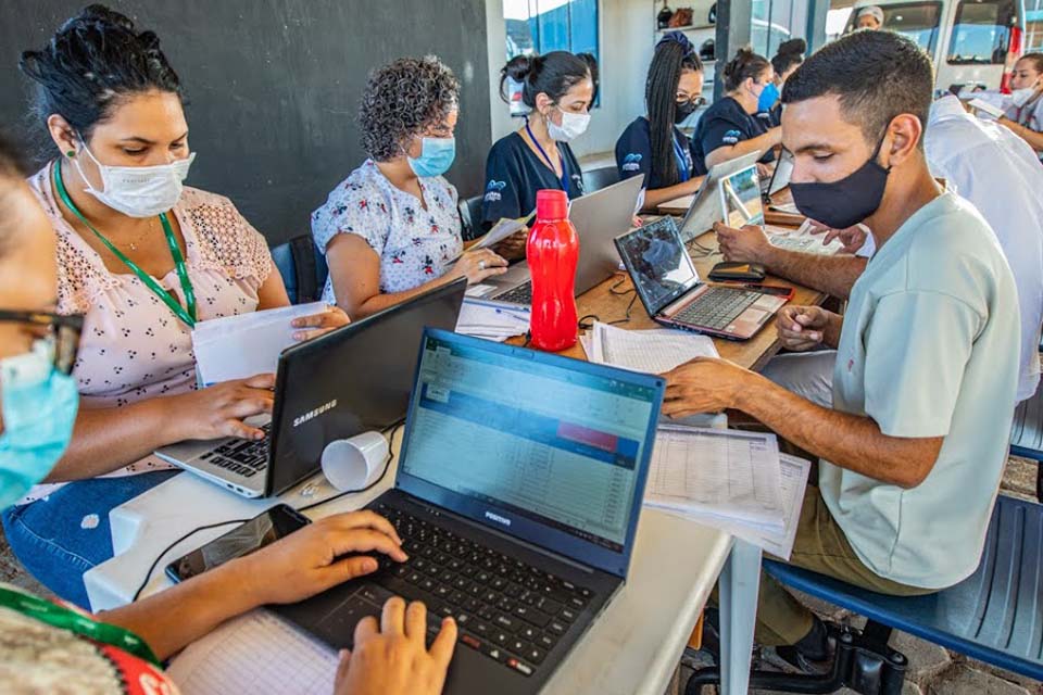 Mais de 200 voluntários ajudaram em vacinação contra a covid-19 no município