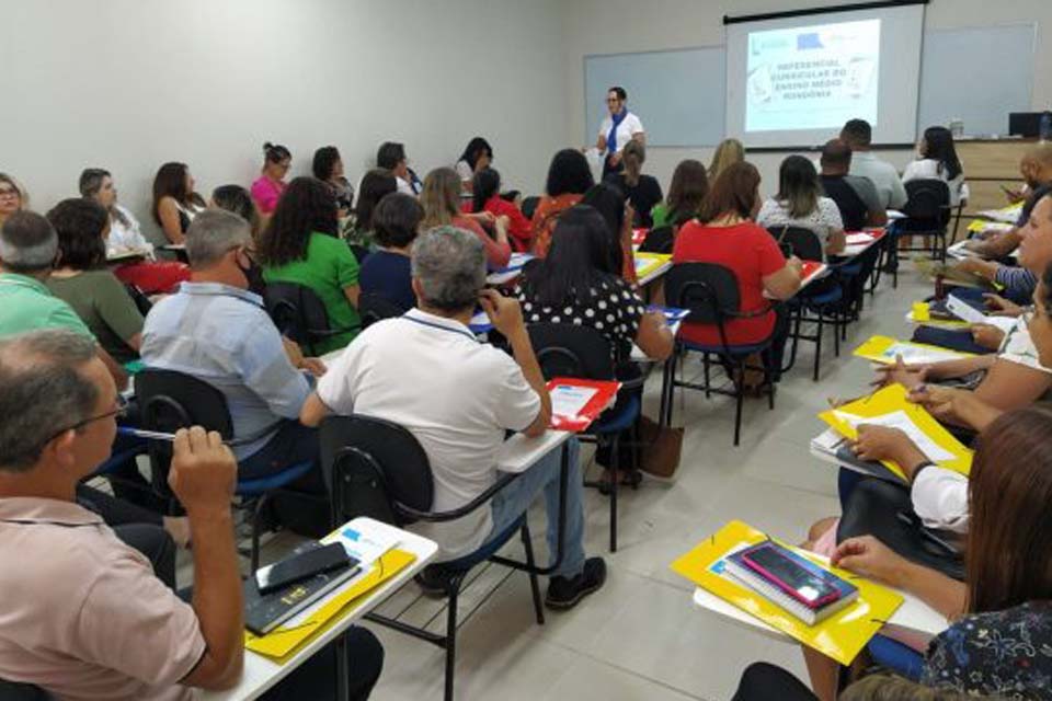 Implementação do novo Ensino Médio é debatido durante workshop no município