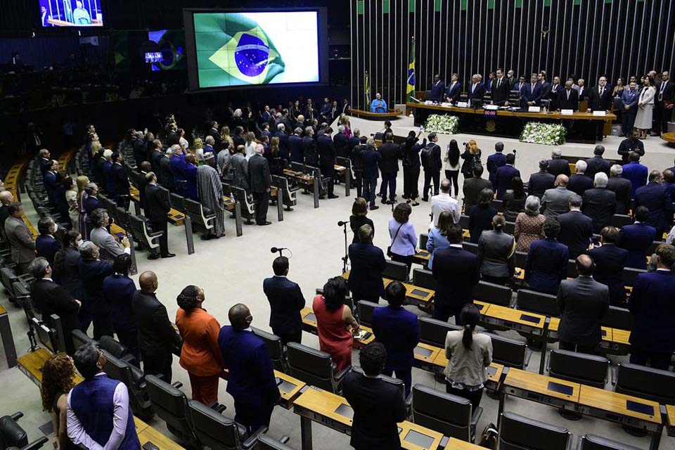 Congresso: sessão pelo Bicentenário é marcada por defesa da democracia