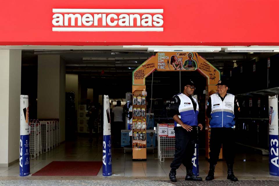 Justiça suspende pagamento a 1,3 mil credores das Lojas Americanas