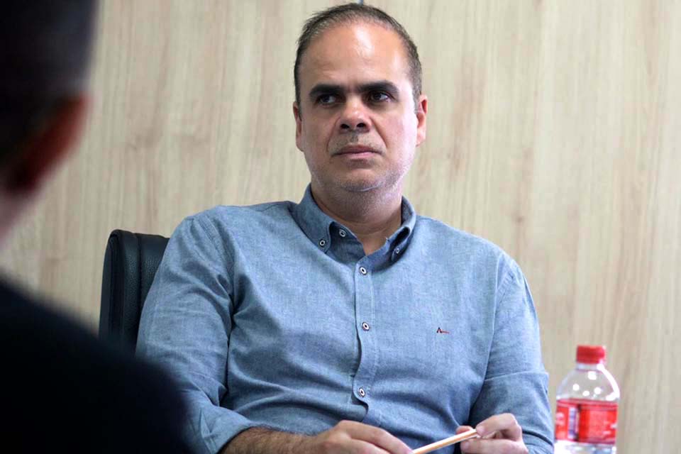 Deputado Alan Queiroz propõe estudos para a construção de um refeitório na escola Luiz Perseghini