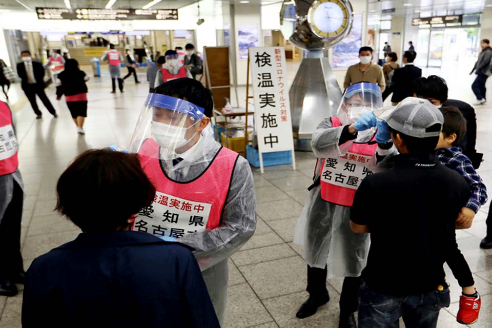 Japão pode estender estado de emergência por um mês