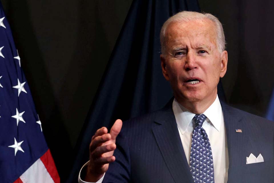 Presidente Joe Biden diz que saída do Afeganistão está no prazo