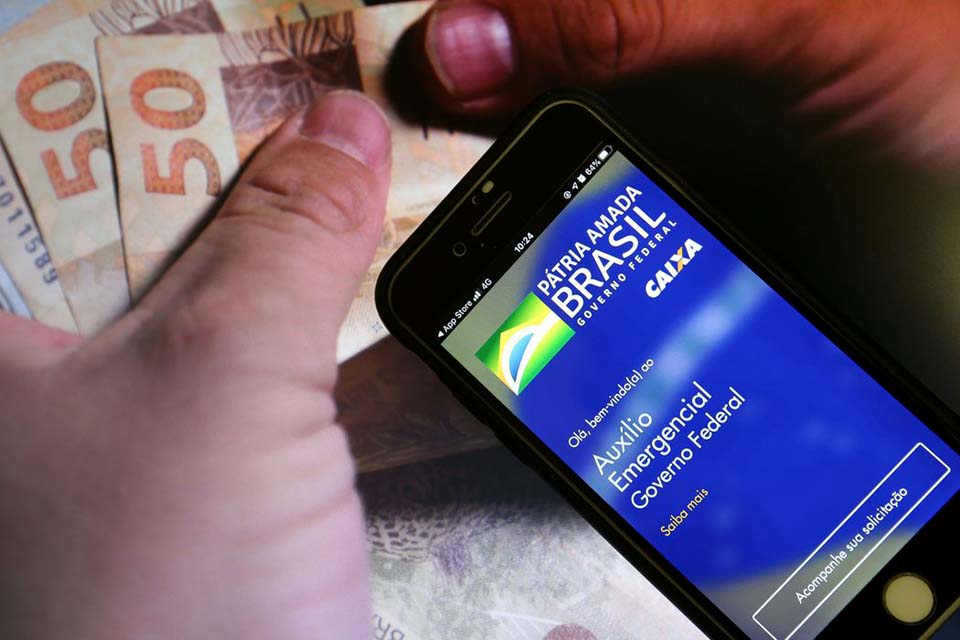 Polícia Federal deflagra operação contra fraudes no auxílio emergencial