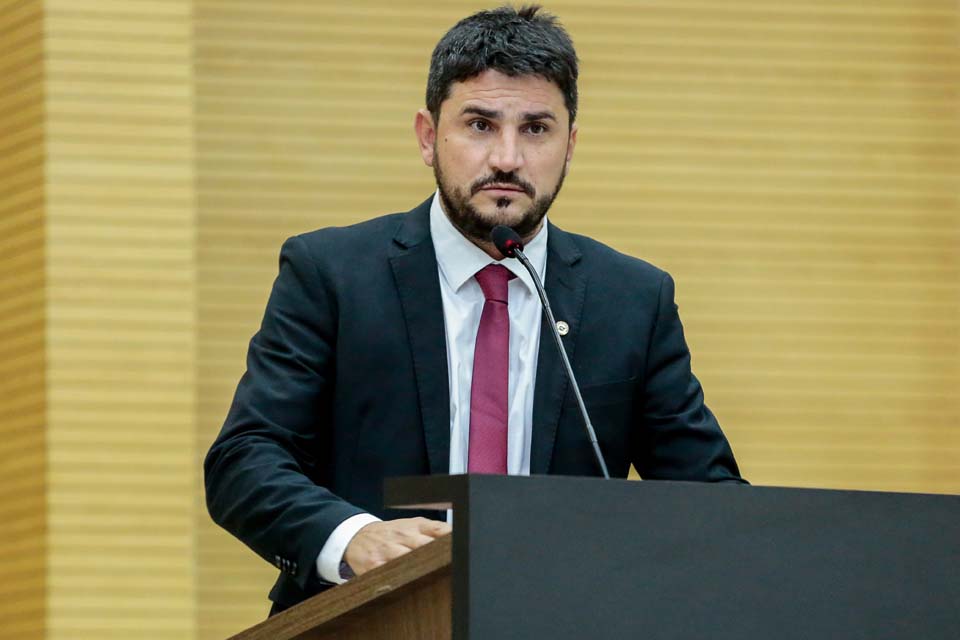 Deputado Estadual Jean Mendonça garante recursos para a aquisição de implementos agrícolas