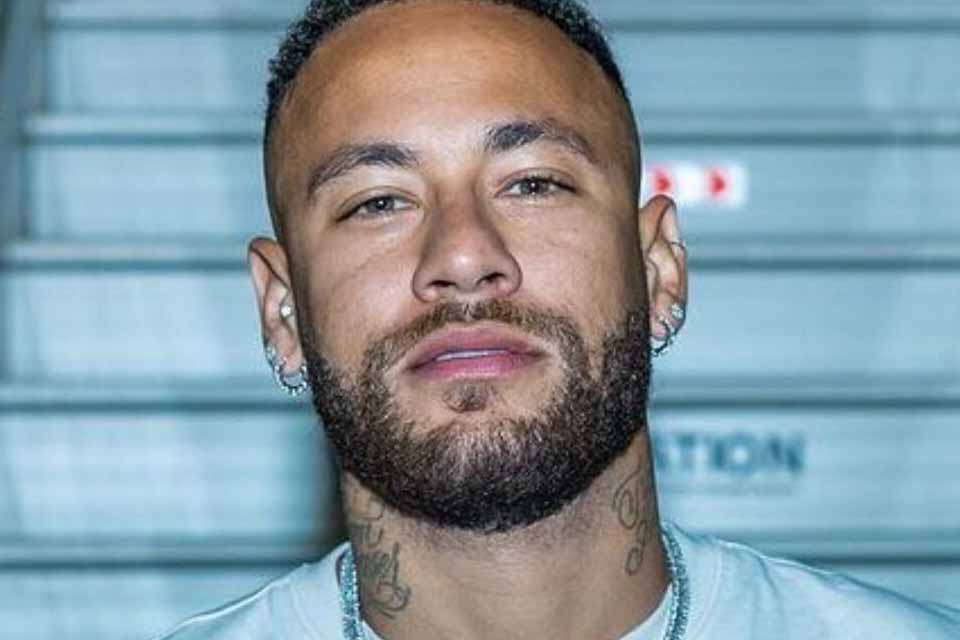 Neymar desabafa nas redes sociais ao falar sobre grave lesão: “Tem dias que quero desistir”