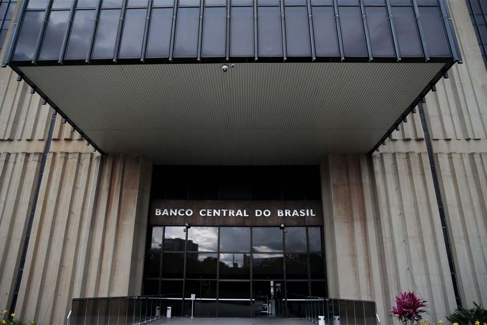 Mercado financeiro eleva projeção da inflação para 8,69%